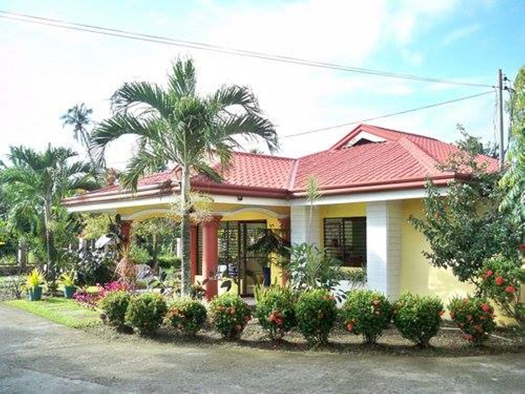 Reddoorz Plus Near Tacloban Astrodome Exterior photo